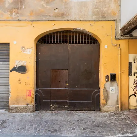 Casa Quadri Nel Cuore Di *